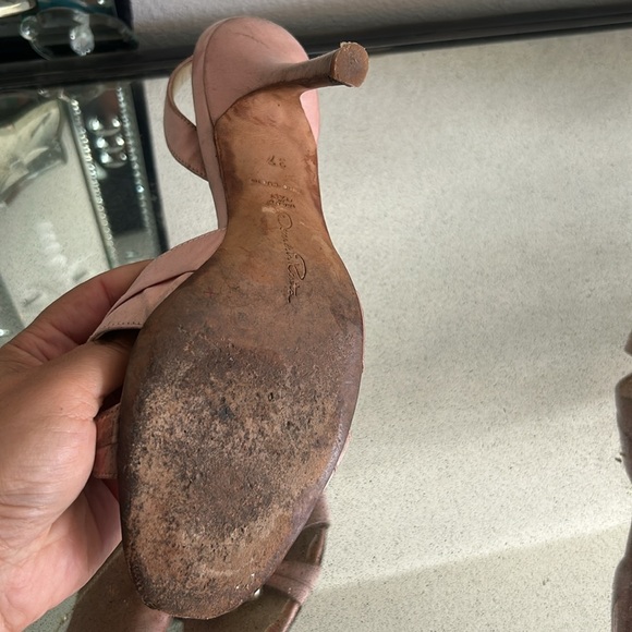 Oscar de la Renta Pink Slingback Heels with Pearl Embellishments - Picture 4 of 8